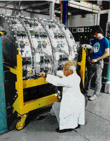 Während der Montage der Vorwärtsspurenkammer