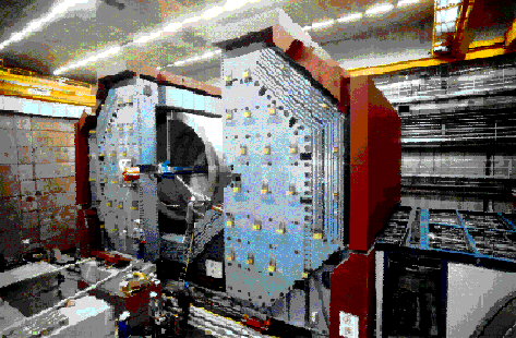Blick auf die supraleitenden Spule des H1-Detektors